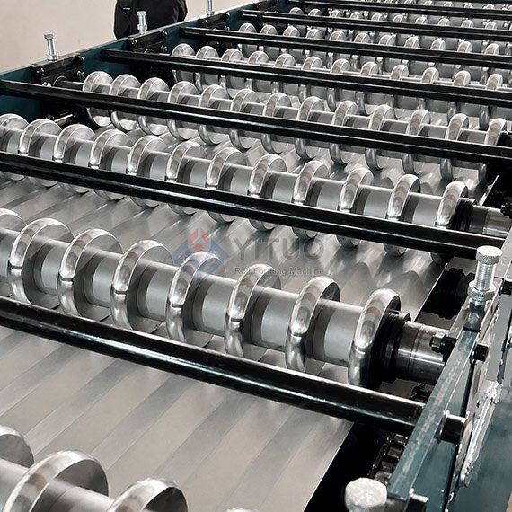 Processus de fabrication d'une machine de production de toitures en tôle ondulée (5)