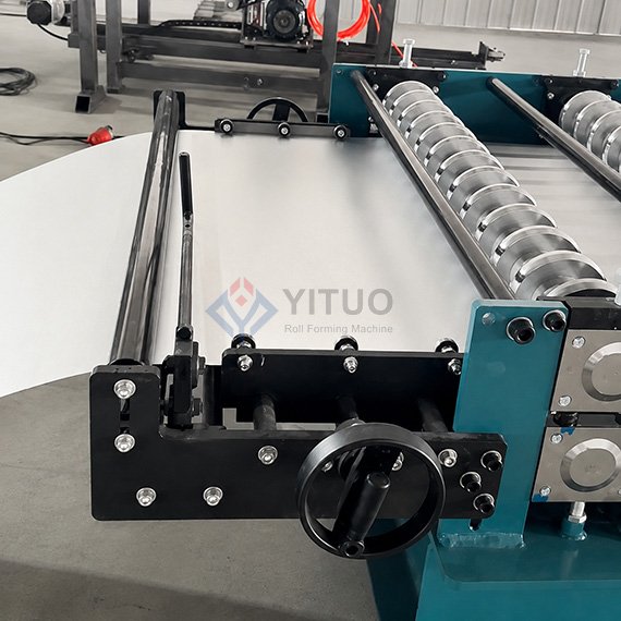 Processus de fabrication d'une machine de production de toitures en tôle ondulée (6)