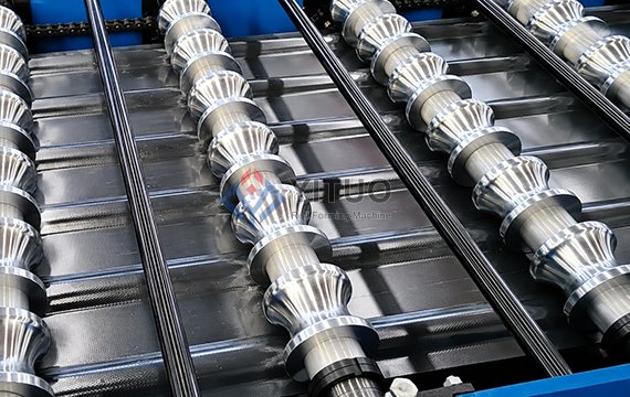 Processo de funcionamento da máquina de perfilagem de rolos para azulejos esmaltados (3)