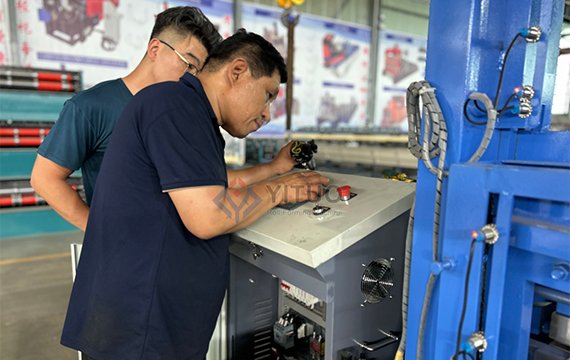 Truck Side Panel Forming Machine (2)