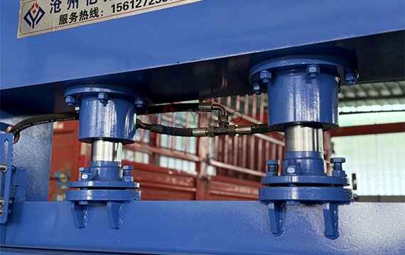 Truck Side Panel Forming Machine Detail (6)