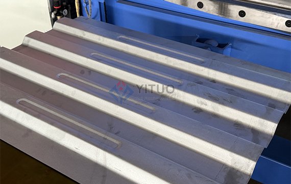 Truck Side Panel Forming Machine Working Process (1)